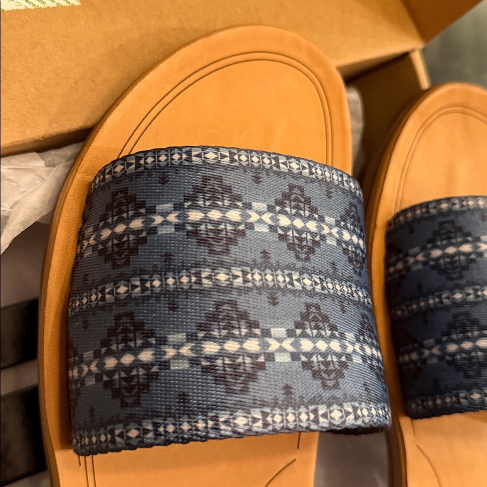 Pendleton Tan and Navy Woolen Slides